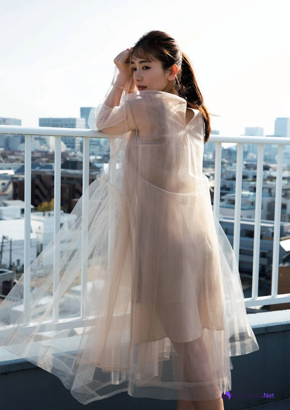 Yuri Nakamura 中村ゆり, Shukan Bunshun 2022.04.07 (週刊文春 2022年4月7日号) - Photo 3