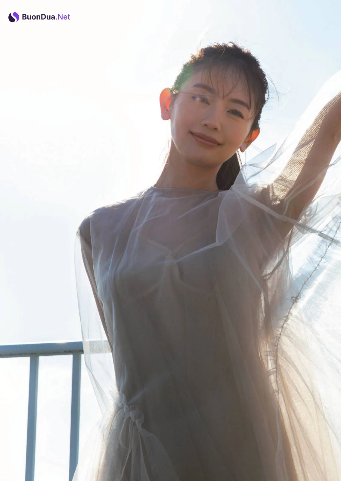 Yuri Nakamura 中村ゆり, Shukan Bunshun 2022.04.07 (週刊文春 2022年4月7日号) - Photo 5