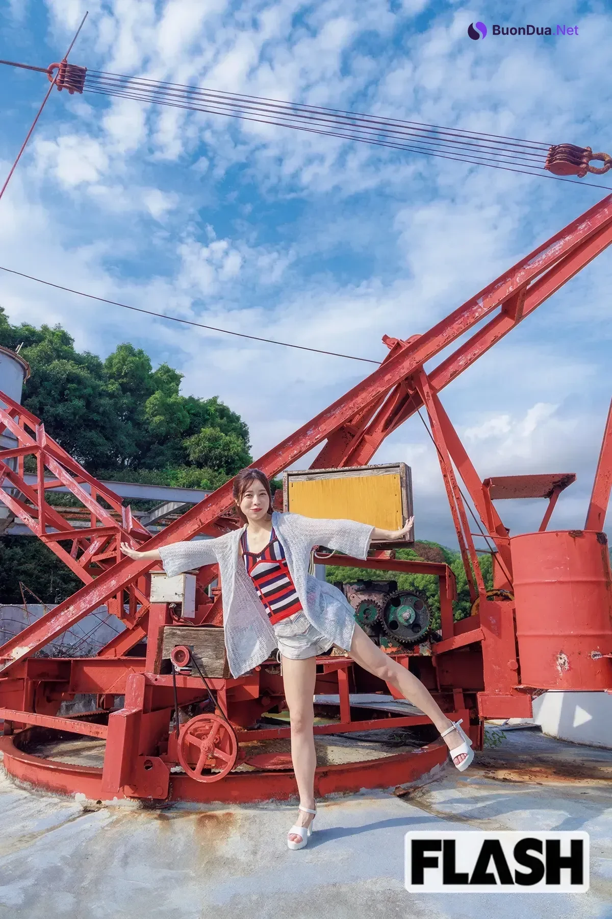 Yuri Saito 斉藤優里, FLASH 2026.01.06-13 (フラッシュ 2026年01月06-13日号) - Photo 13