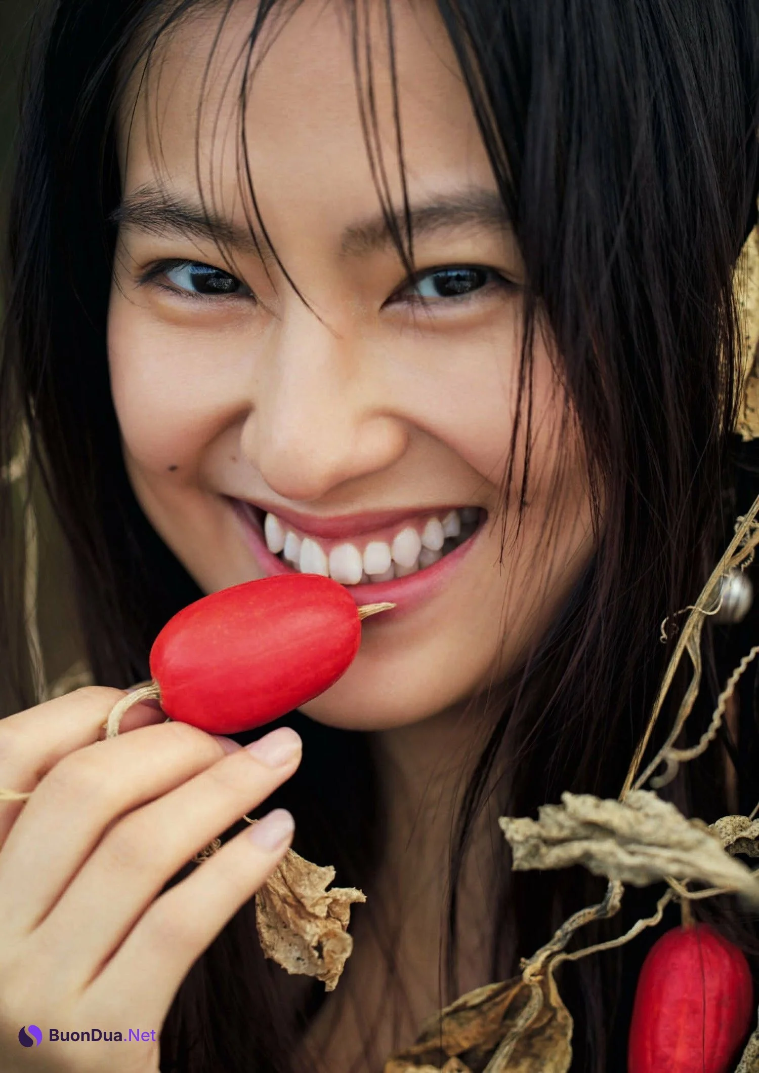 Yuri Tsunematsu 恒松祐里, Shukan Bunshun 2022.12.29 (週刊文春 2023年12月29日号) - Photo 5