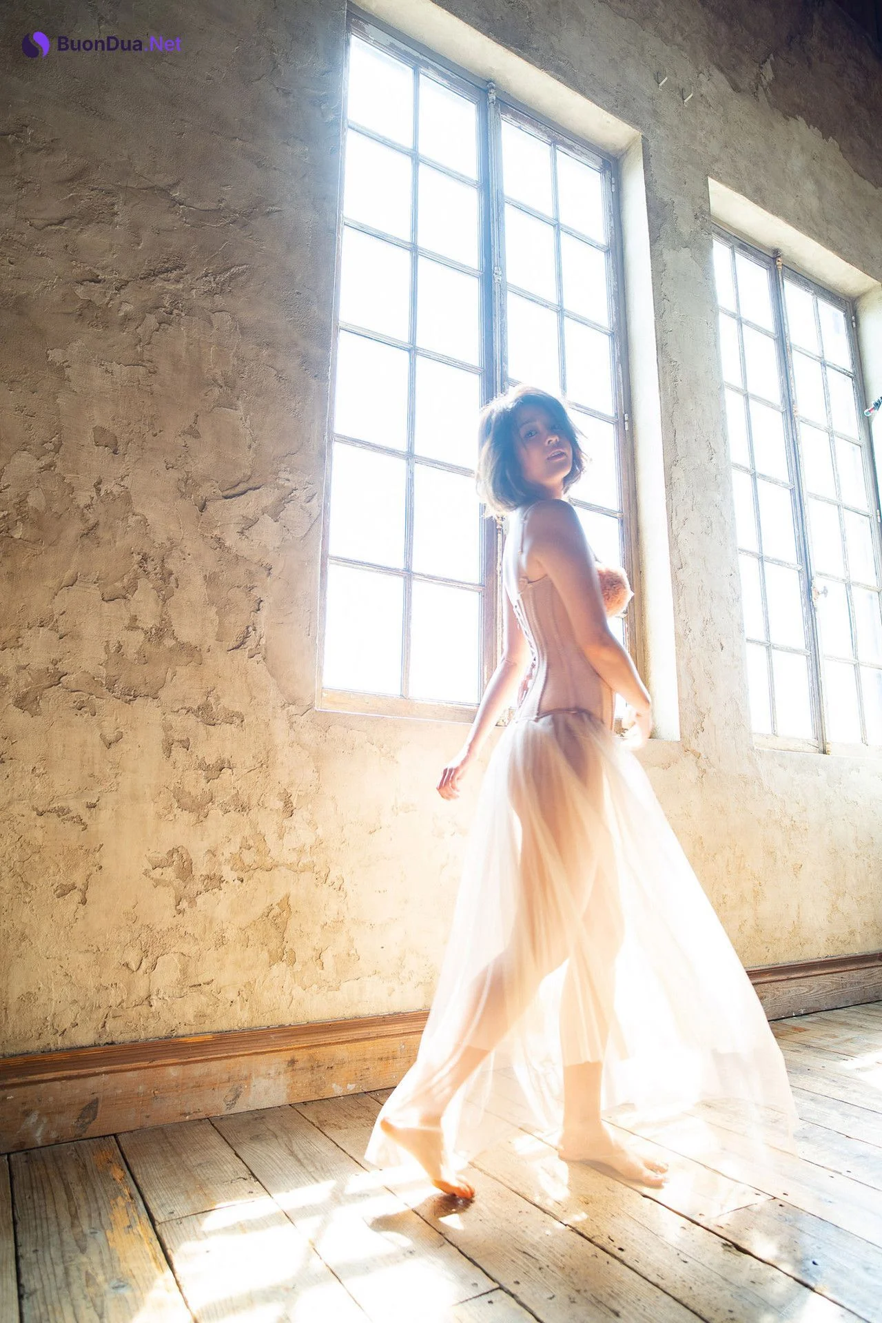 Yurina Yanagi 柳ゆり菜, ＦＲＩＤＡＹデジタル写真集 「大人色、ヌーディー」 Set.02 - Photo 2