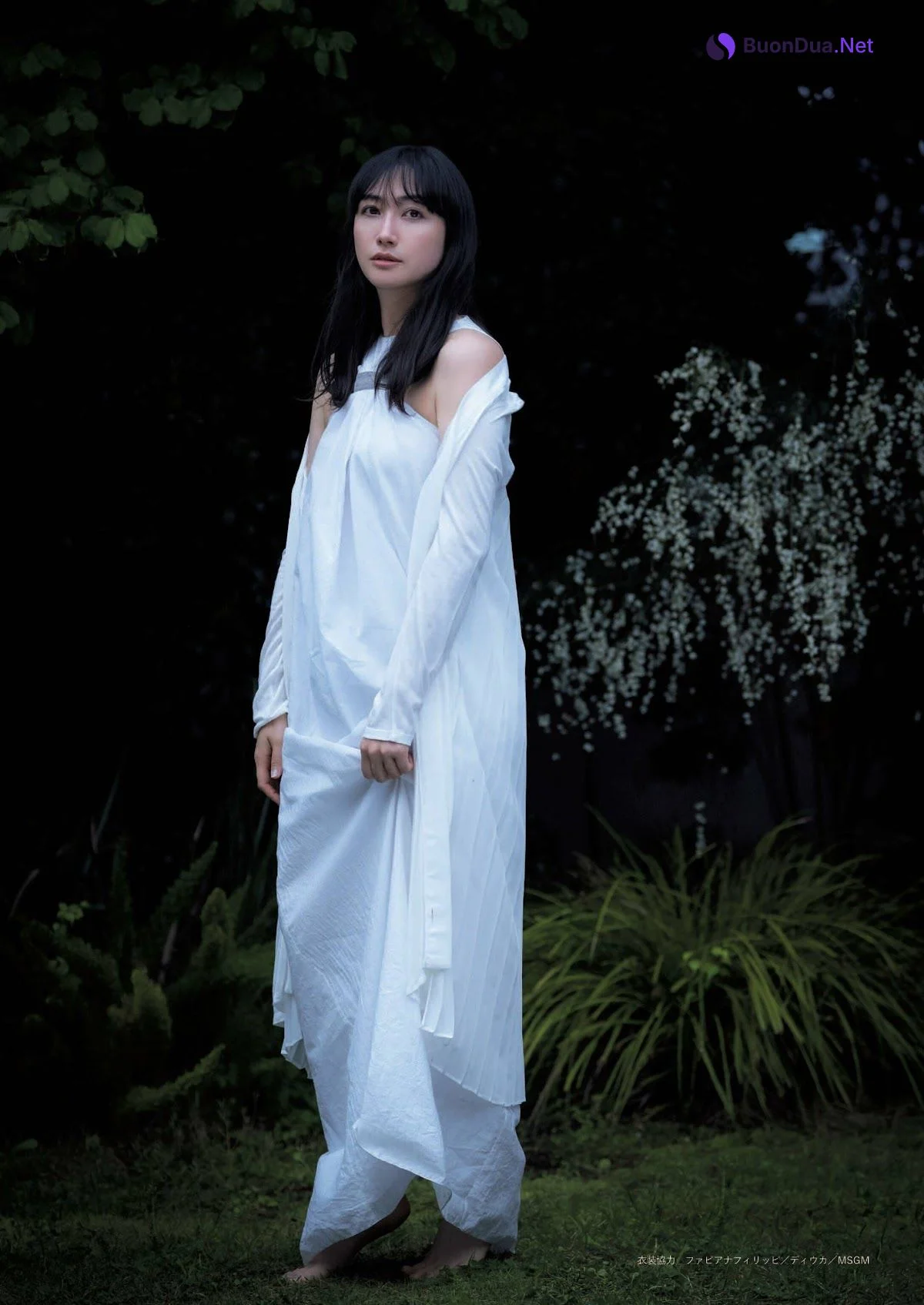 Yuu Kashii 香椎由宇, Shukan Bunshun 2023.06.01 (週刊文春 2023年6月1日号) - Photo 2