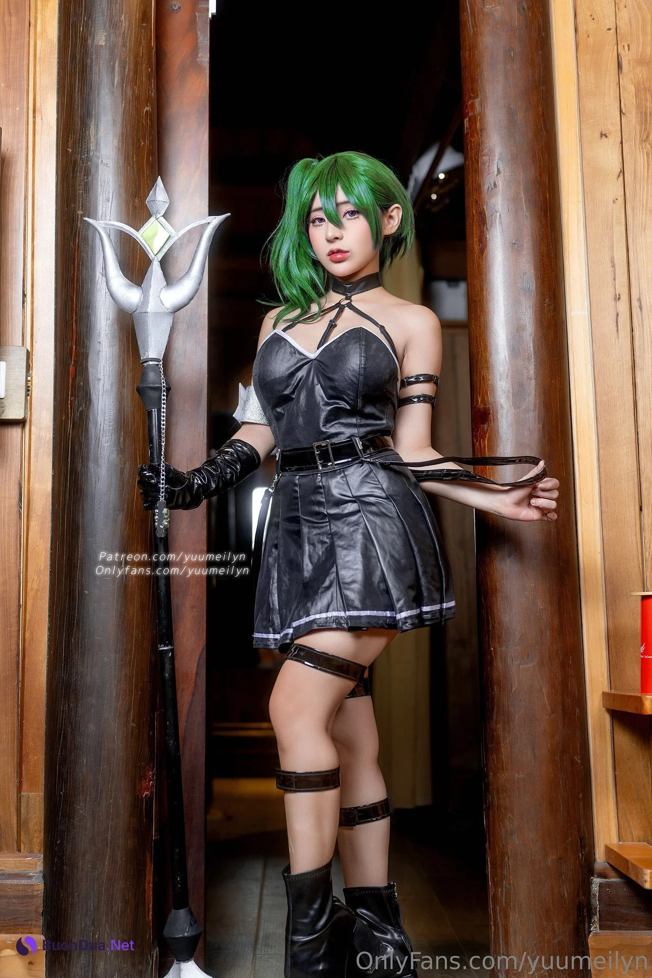 Yuumeilyn 玲兒, ヌード写真集 Übel ユーベル - Photo 2