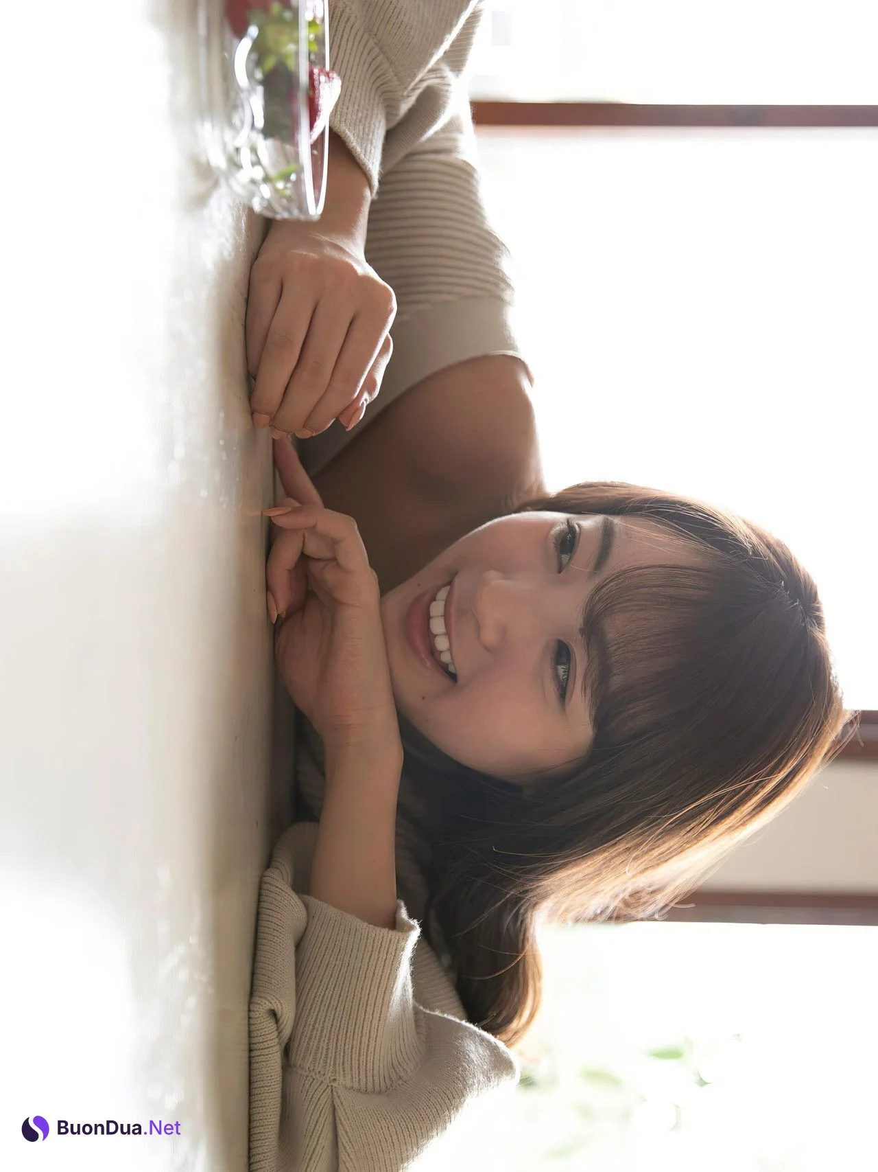 Yuumi Shida 志田友美, FLASHデジタル写真集 [アイドルの魂は美脚に宿る] Set.03 - Photo 6