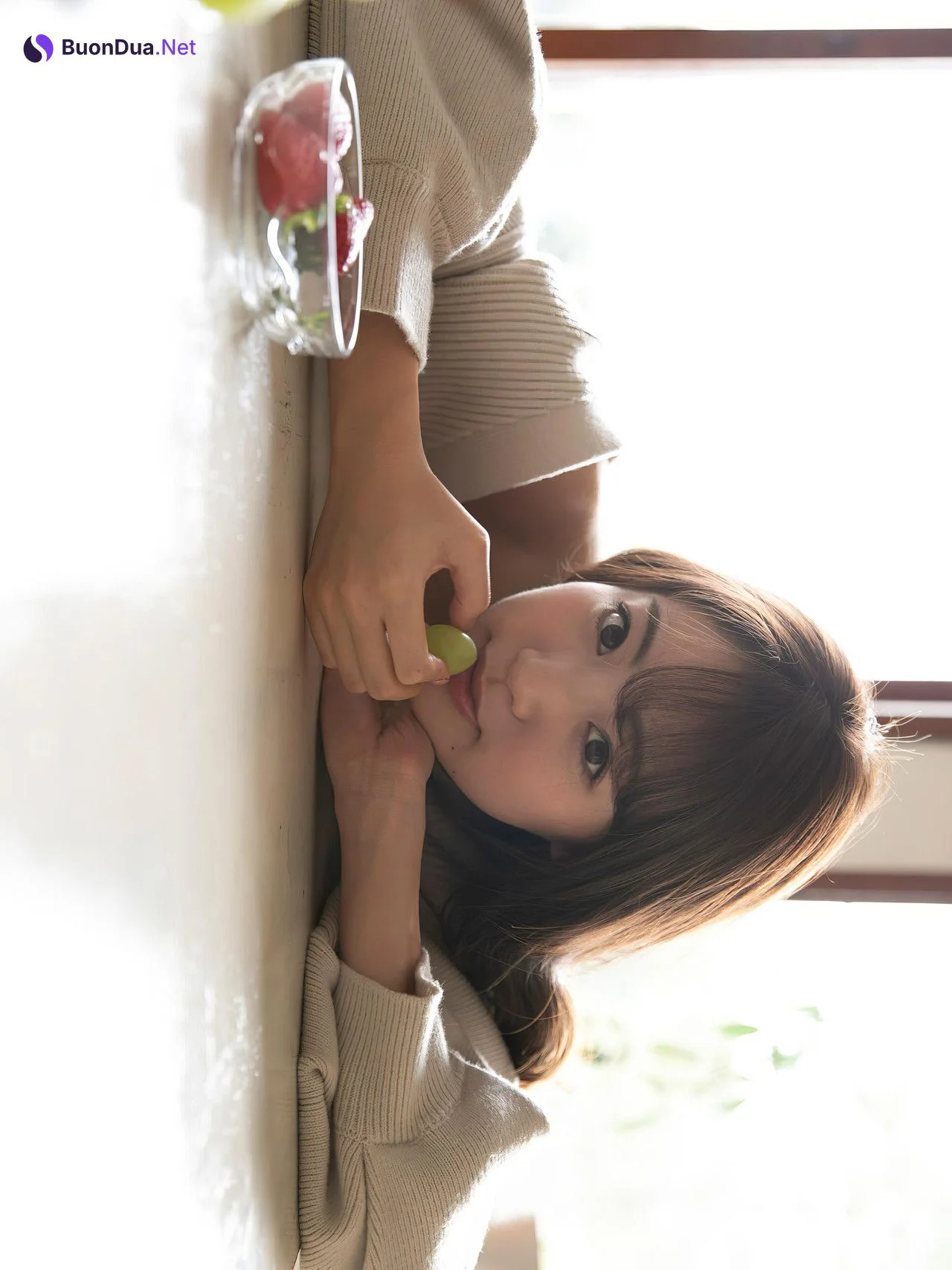 Yuumi Shida 志田友美, FLASHデジタル写真集 [アイドルの魂は美脚に宿る] Set.03 - Photo 9