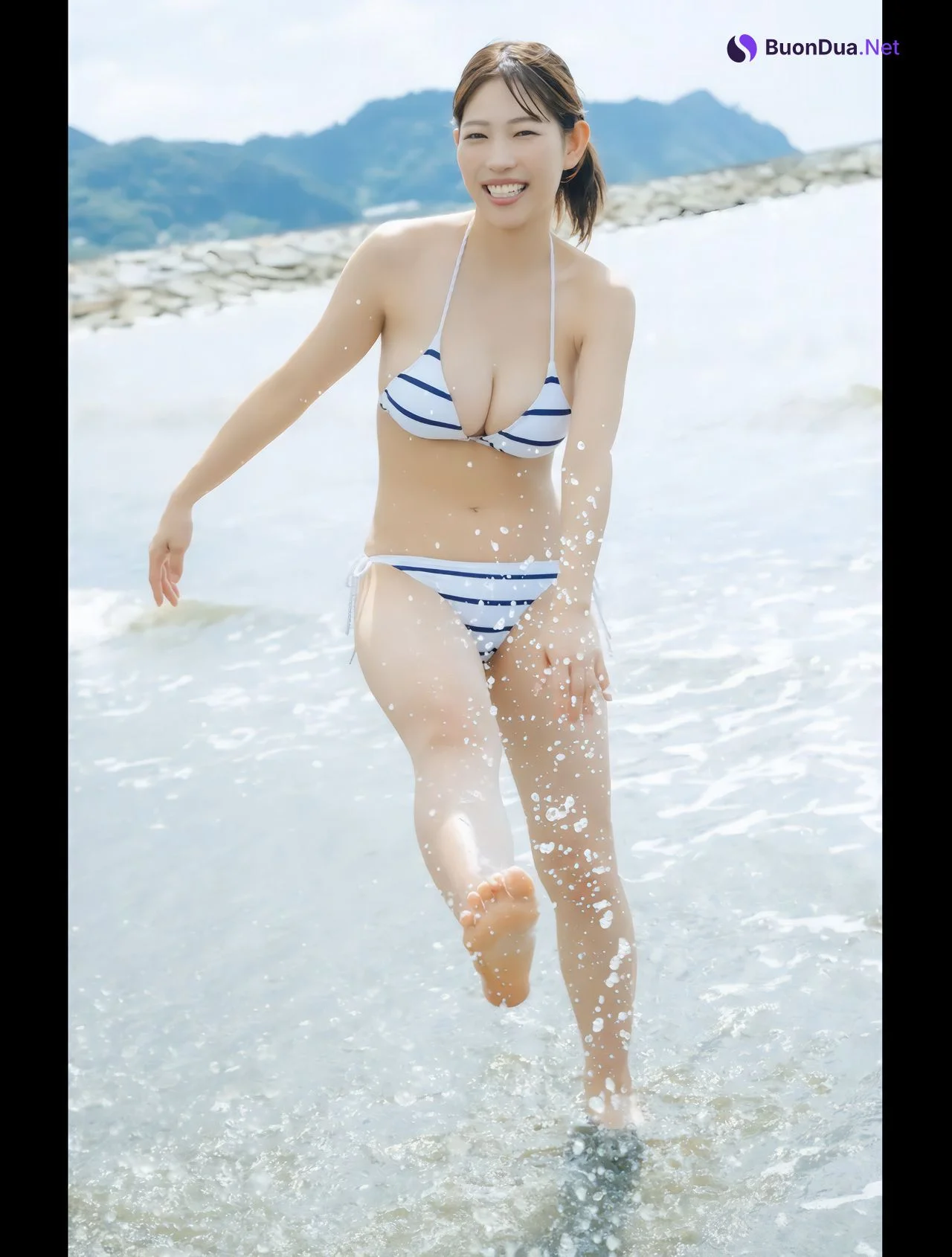 Yuuri Kouchi 河内裕里, FRIDAY 2024.12.20 (フライデー 2024年12月20日号) - Photo 8