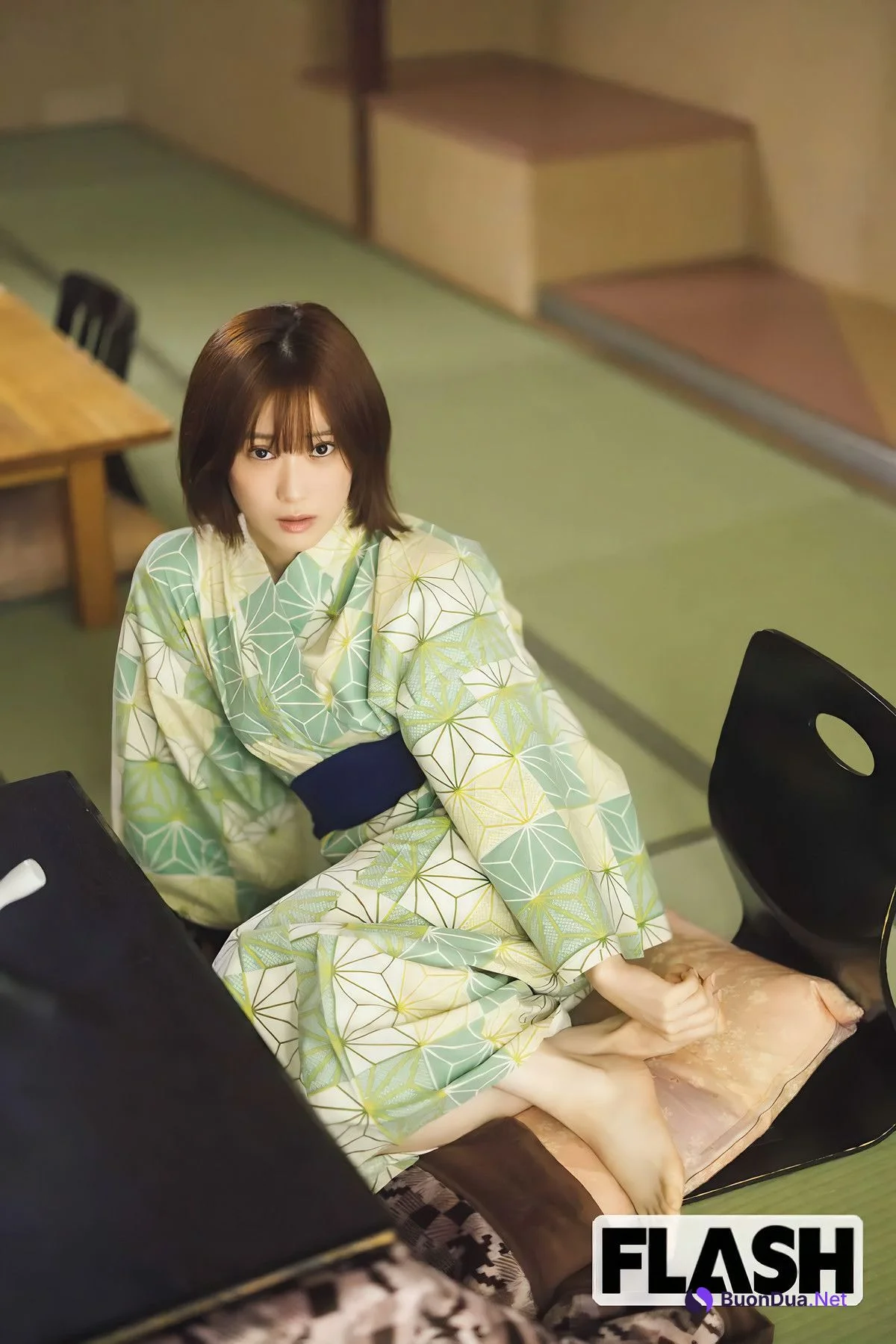 YUYU ゆゆ, Yoshino Chitose ちとせよしの, FLASH 2025.04.15 (フラッシュ 2025年4月15日号) - Photo 10