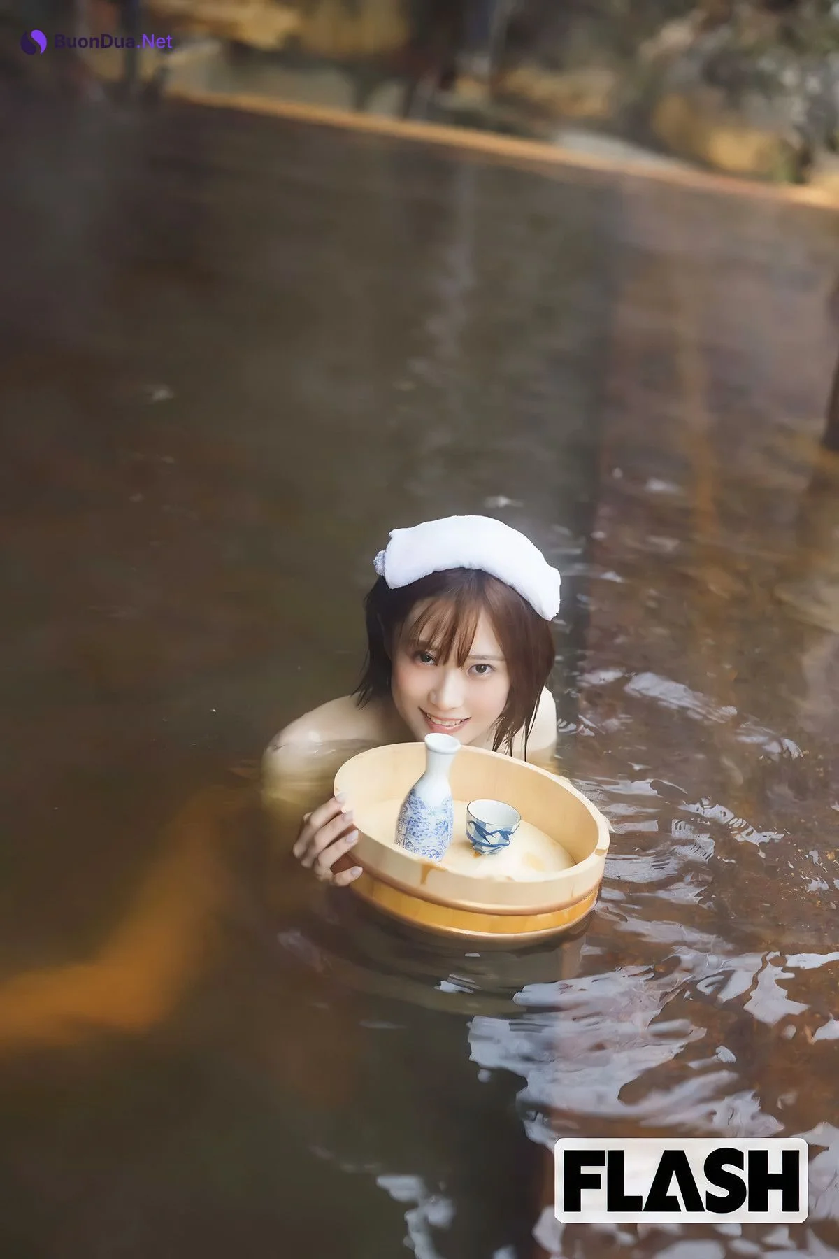 YUYU ゆゆ, Yoshino Chitose ちとせよしの, FLASH 2025.04.15 (フラッシュ 2025年4月15日号) - Photo 11