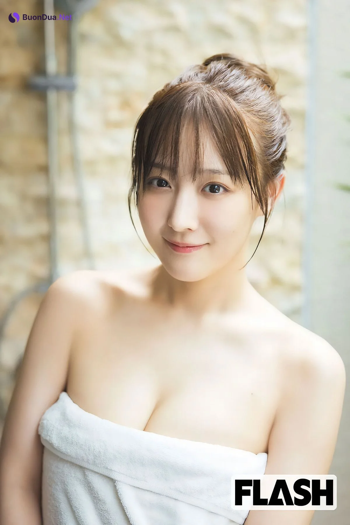 YUYU ゆゆ, Yoshino Chitose ちとせよしの, FLASH 2025.04.15 (フラッシュ 2025年4月15日号) - Photo 16