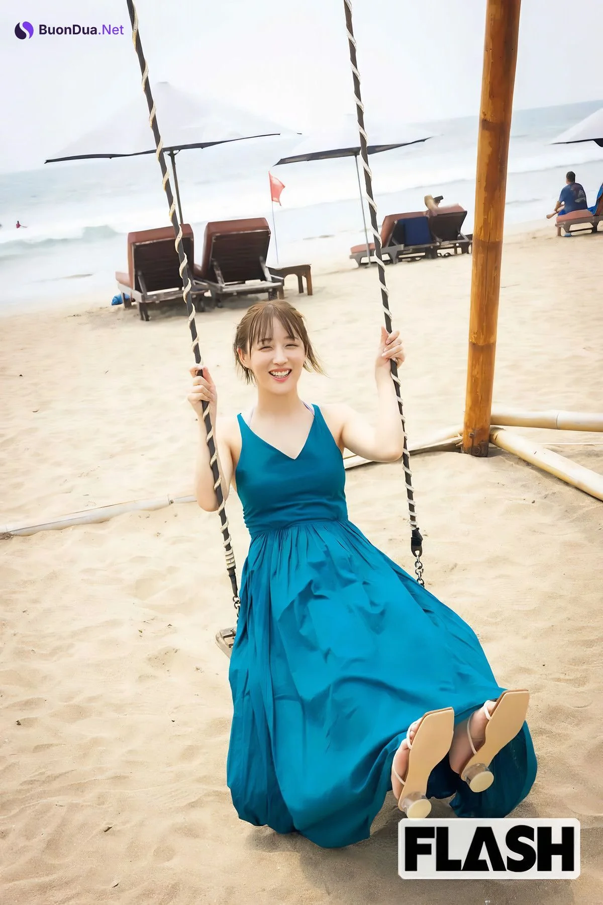 YUYU ゆゆ, Yoshino Chitose ちとせよしの, FLASH 2025.04.15 (フラッシュ 2025年4月15日号) - Photo 19