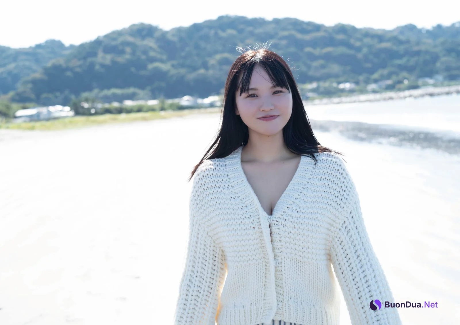 Yuzuha Hongo 本郷柚巴, BOMBデジタル写真集 『ゆずと僕。』 Set.01 - Photo 2