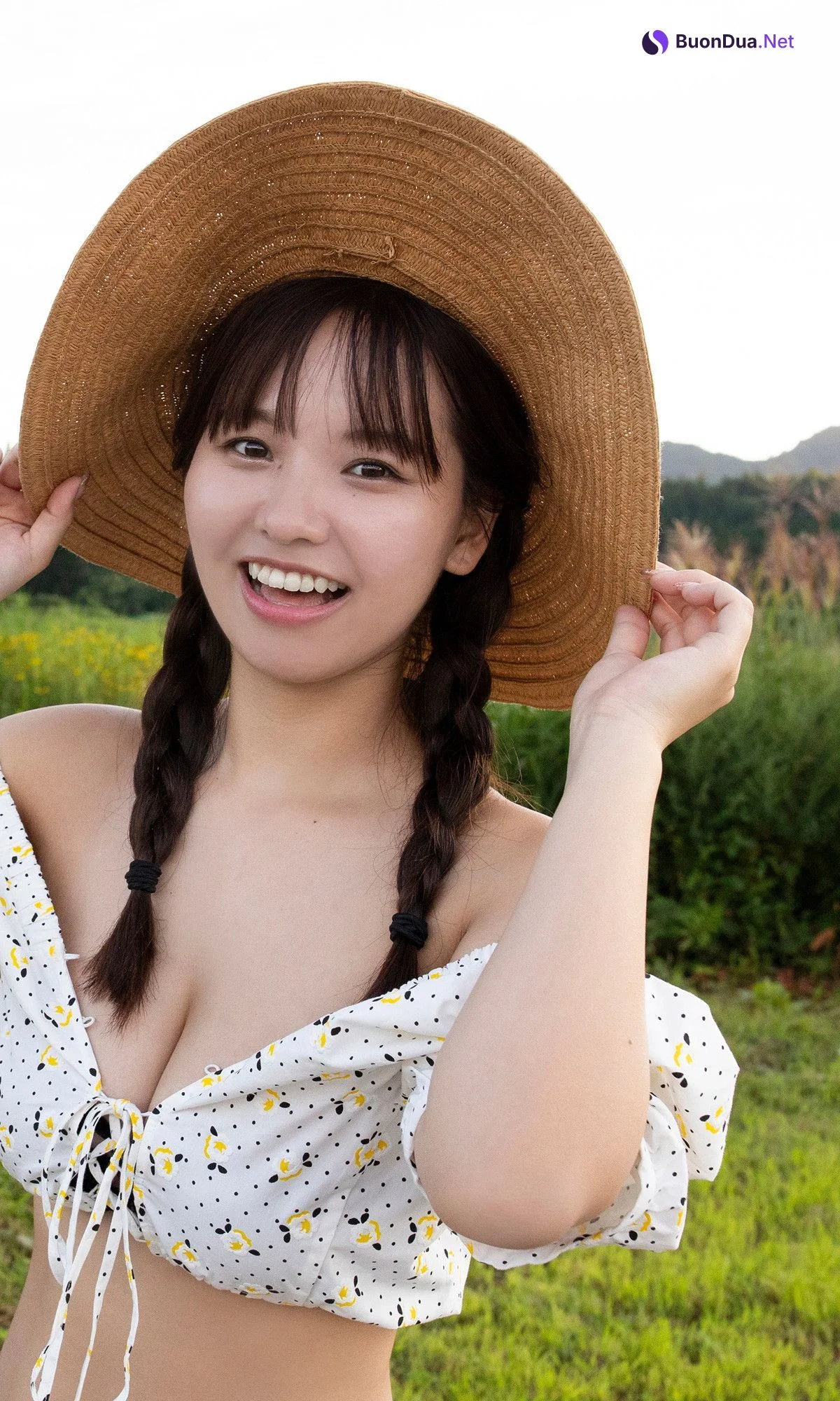 Yuzuha Hongo 本郷柚巴, 写真集 「知ってた？ドキドキってうつるんだって（笑）」 Set.02 - Photo 2