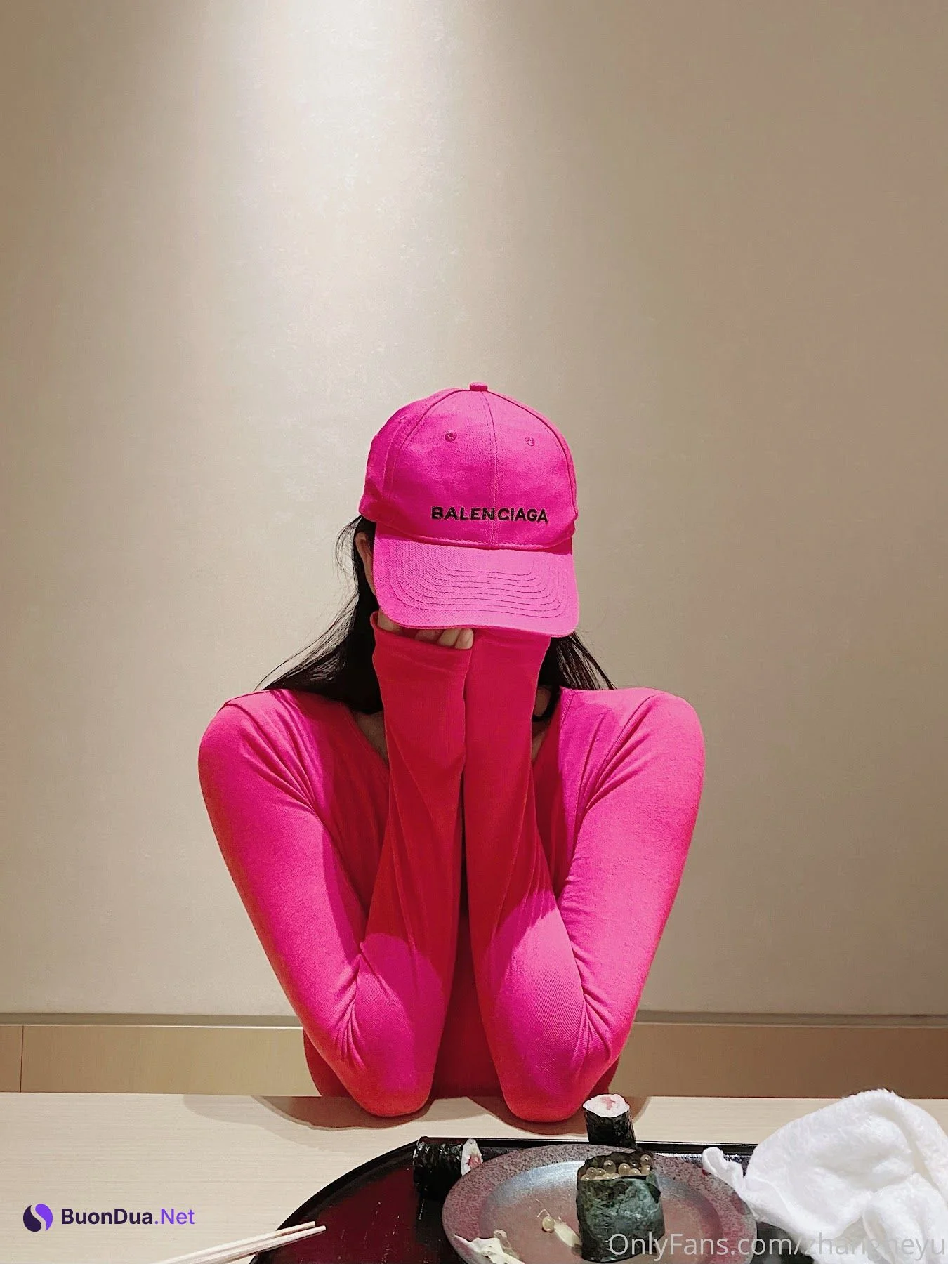 Zhang Hu Yu (张老师) – OnlyFans leaks – Pinky long sleeve t-shirt - 写真 18