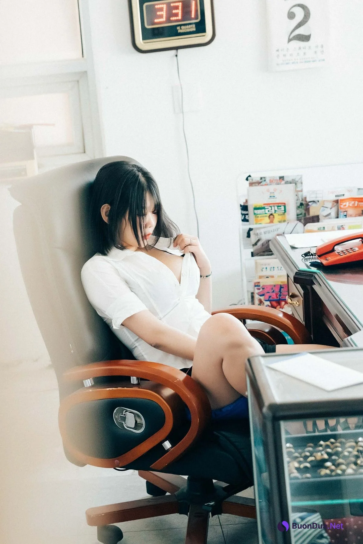 ZIA.Kwon 권지아, Loozy ‘Female Employee’ Set.02 - Photo 2