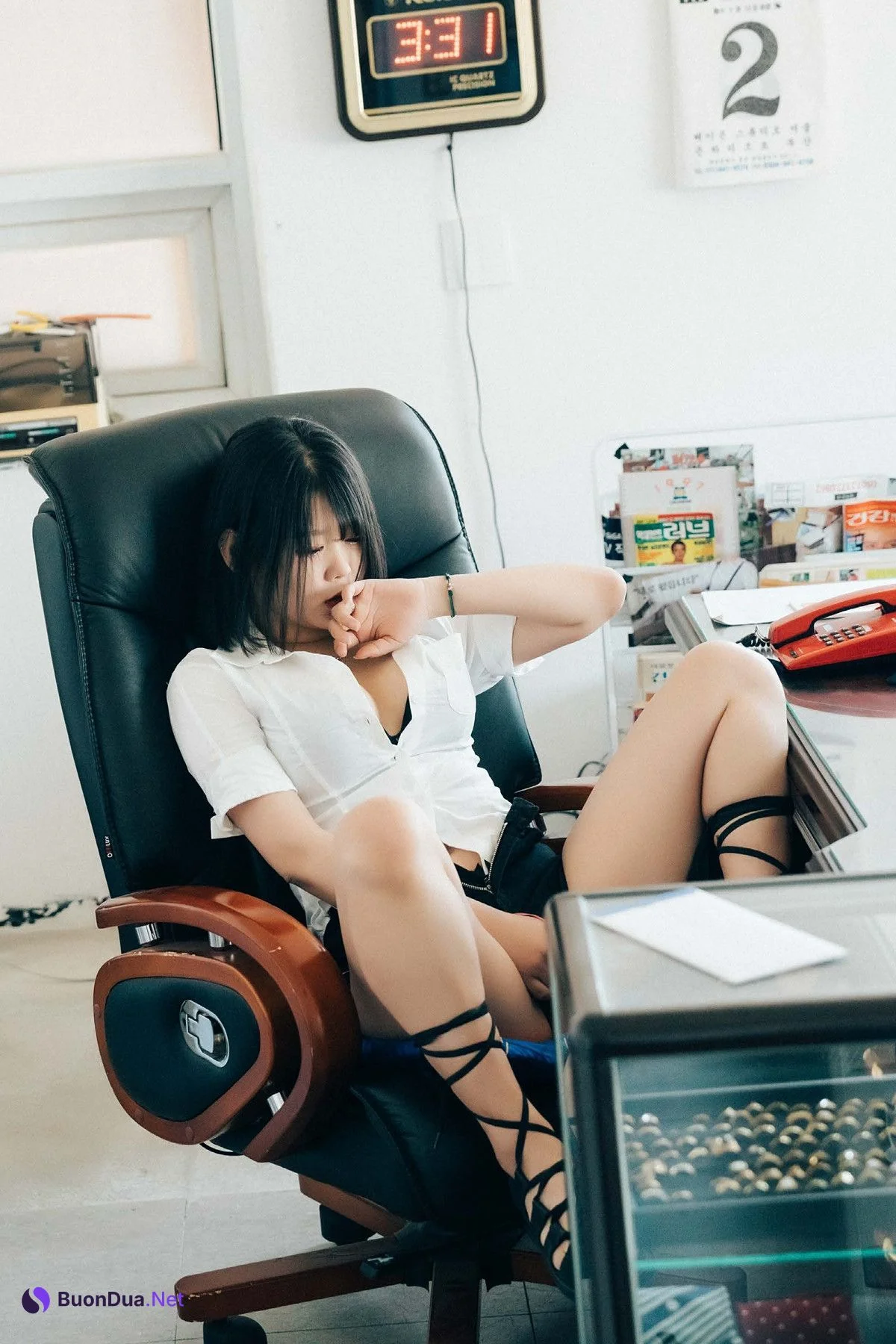 ZIA.Kwon 권지아, Loozy ‘Female Employee’ Set.02 - Photo 5