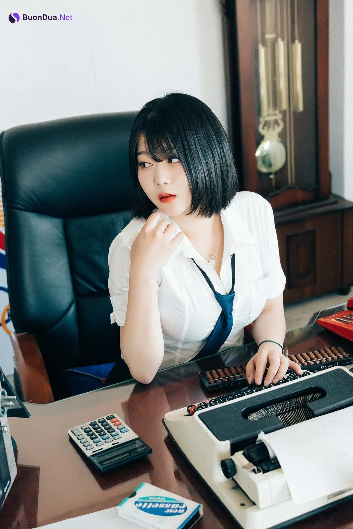 ZIA.Kwon 권지아, Loozy ‘Female Employee’ Set.03 - Photo 15