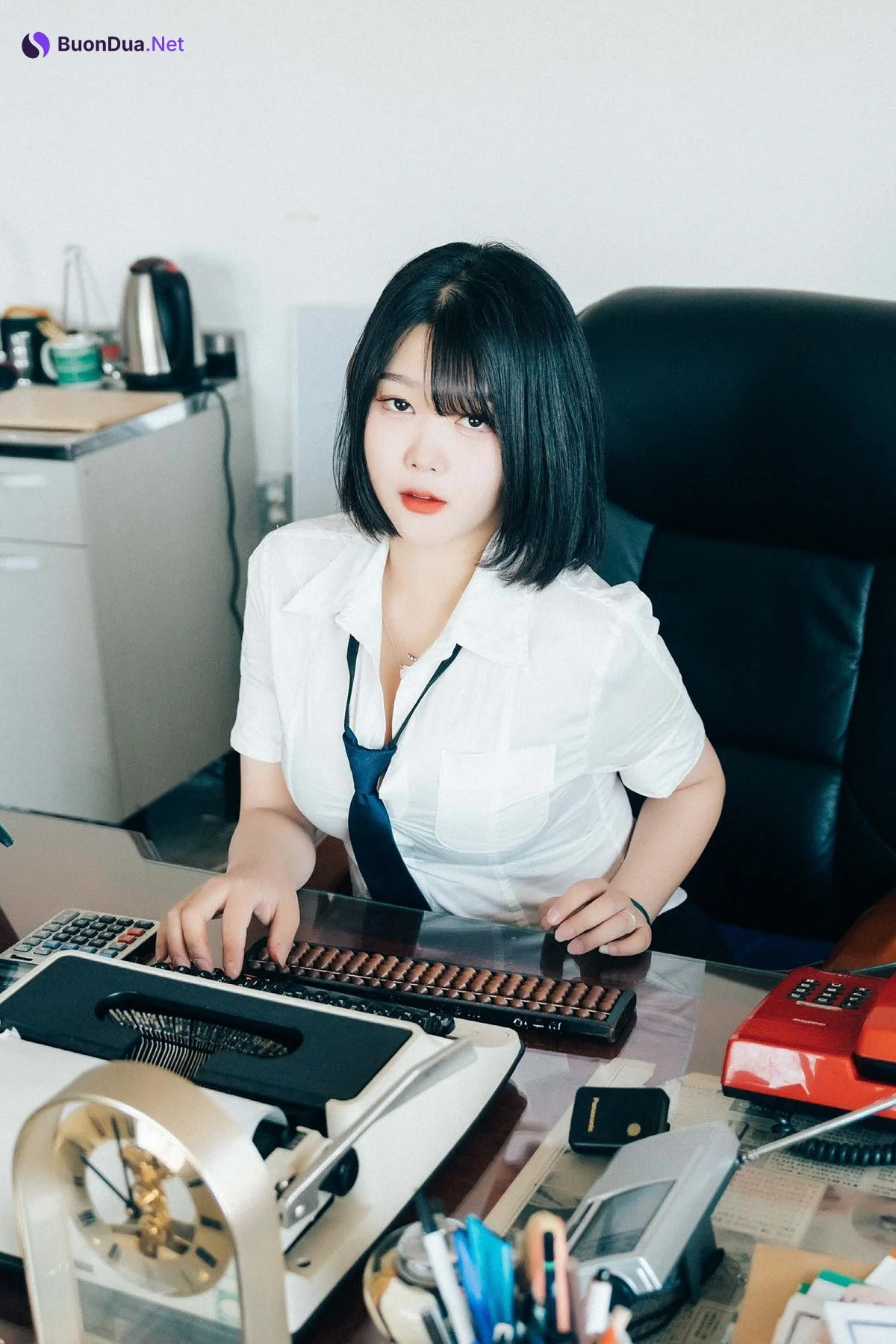ZIA.Kwon 권지아, Loozy ‘Female Employee’ Set.03 - Photo 16