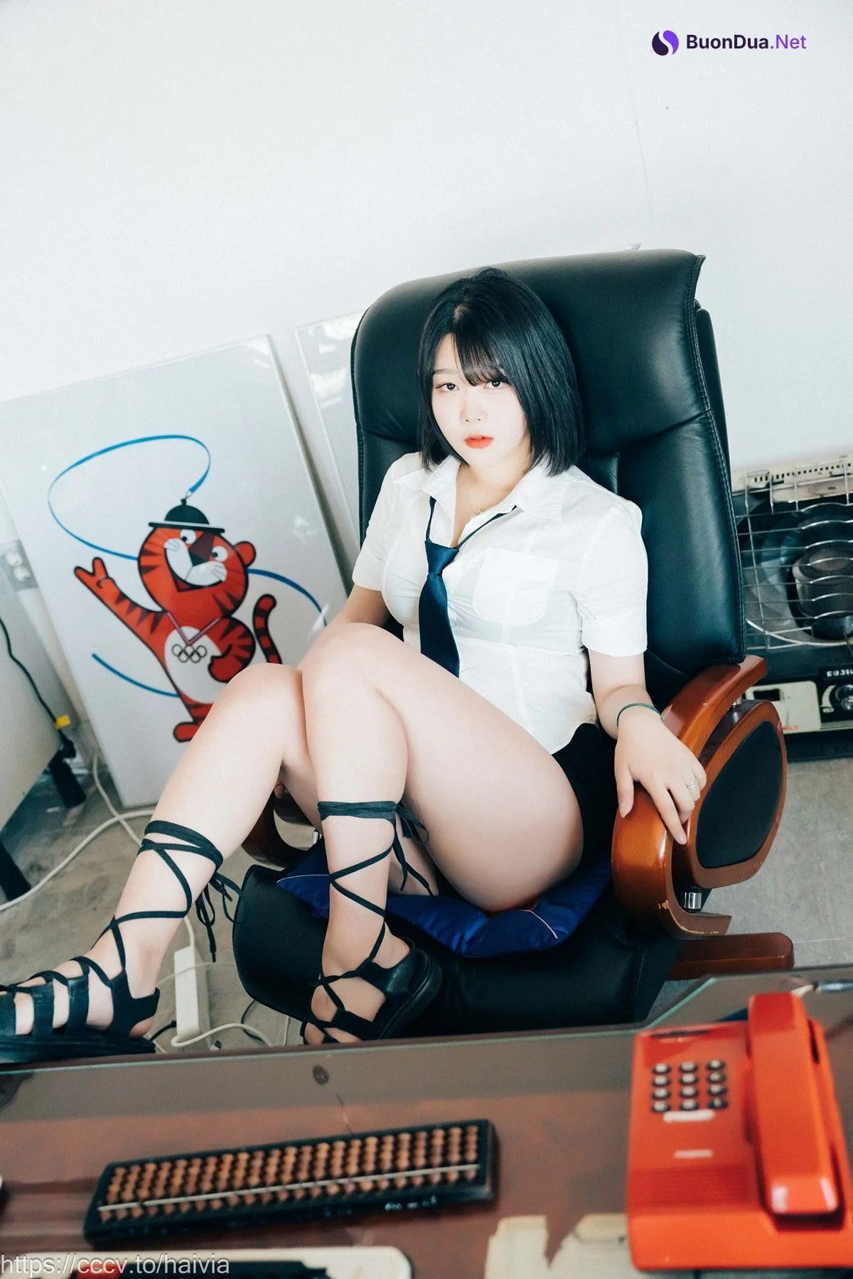 ZIA.Kwon 권지아, Loozy ‘Female Employee’ Set.03 - Photo 18