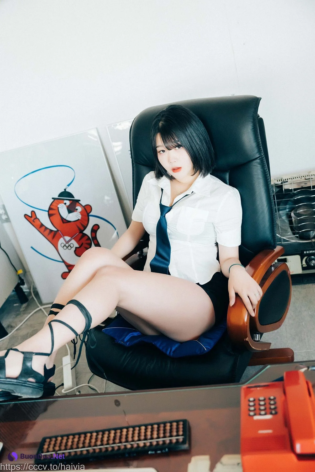 ZIA.Kwon 권지아, Loozy ‘Female Employee’ Set.03 - Photo 19