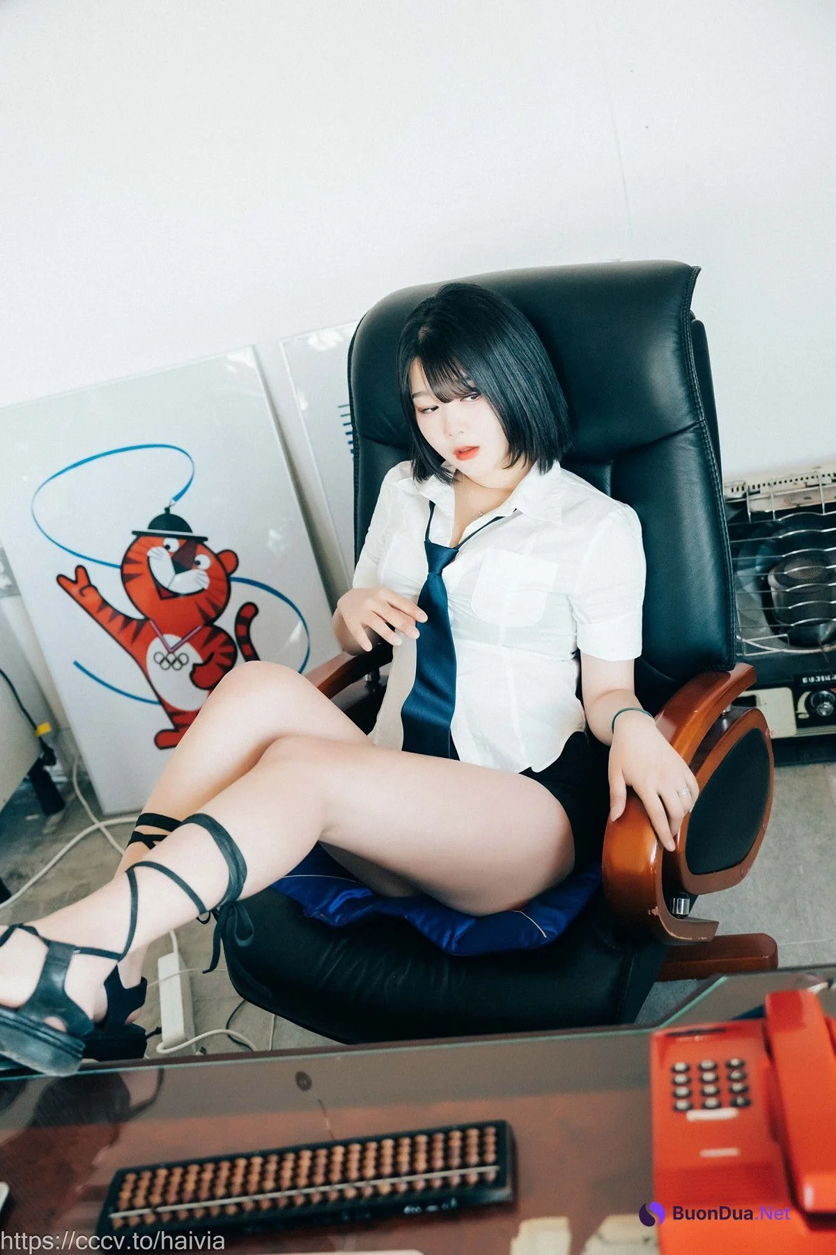 ZIA.Kwon 권지아, Loozy ‘Female Employee’ Set.03 - Photo 20
