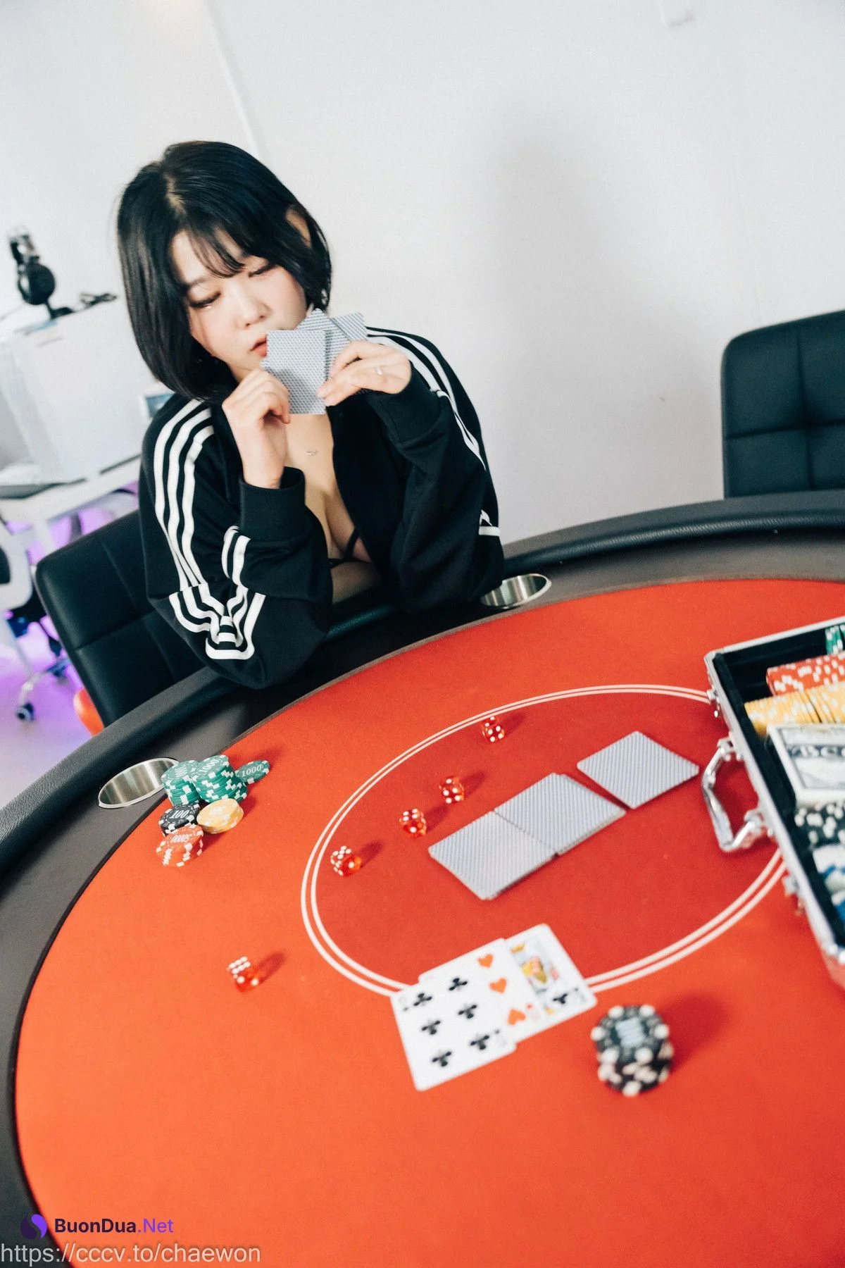 ZIA.Kwon 권지아, [Loozy] PC Room With SP Set.01 - Photo 4