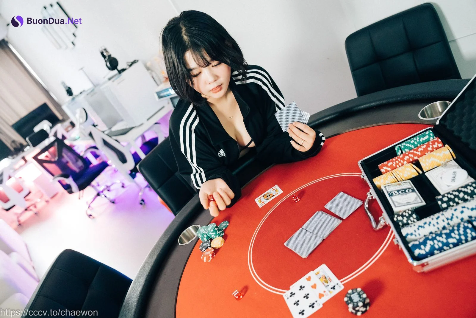 ZIA.Kwon 권지아, [Loozy] PC Room With SP Set.01 - Photo 5