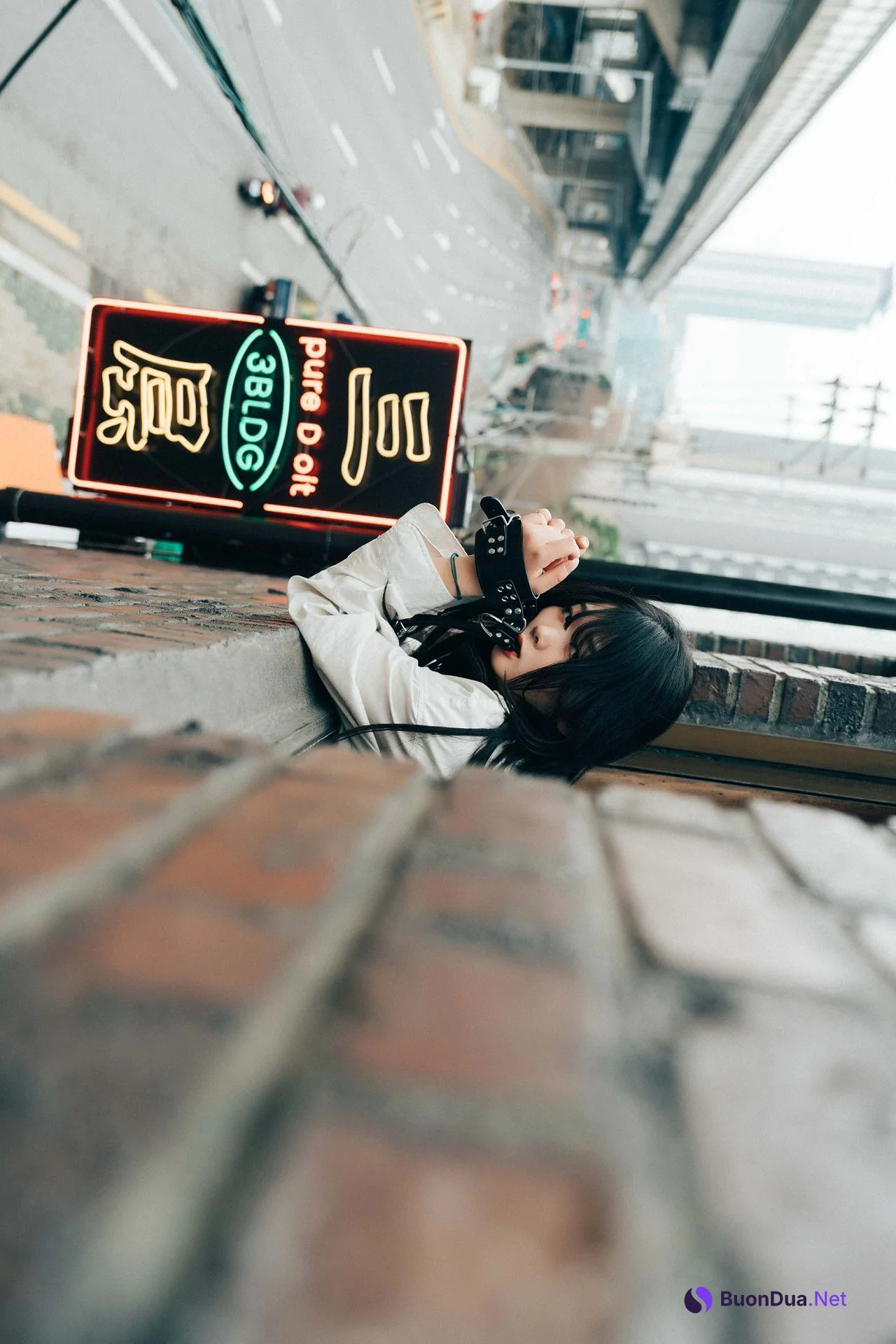 ZIA.Kwon 권지아, Loozy ‘Tight and Closer’ Set.01 - Photo 4