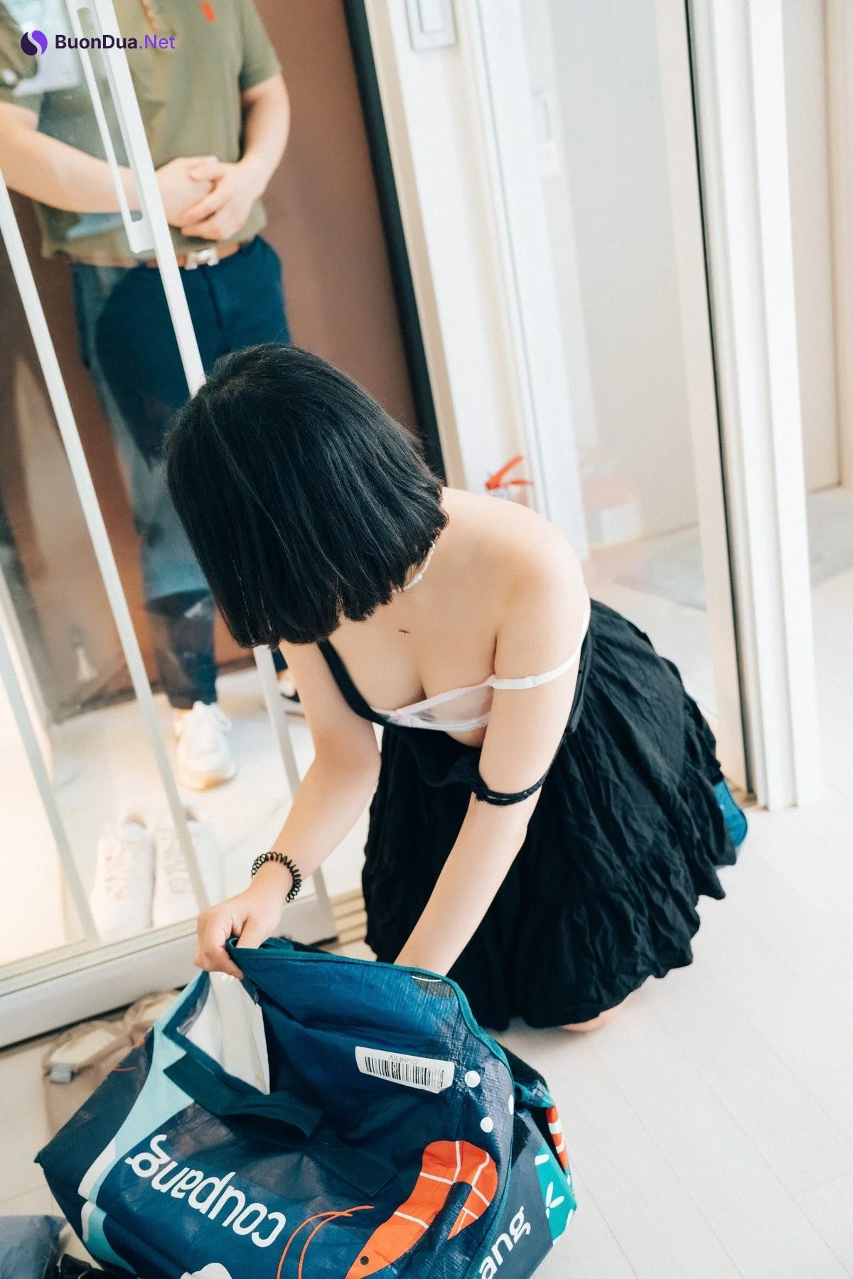 ZIA.Kwon 권지아, [Loozy] With Delivery Man Set.01 - Photo 6