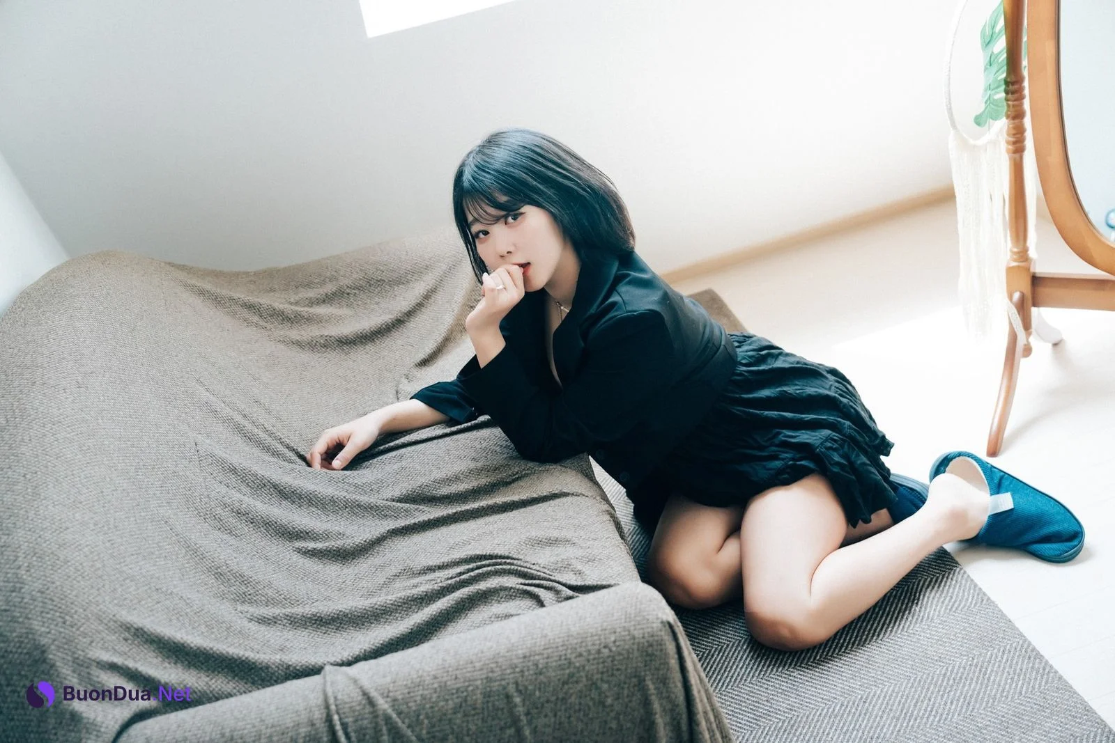 ZIA.Kwon 권지아, [Loozy] With Delivery Man Set.02 - Photo 2