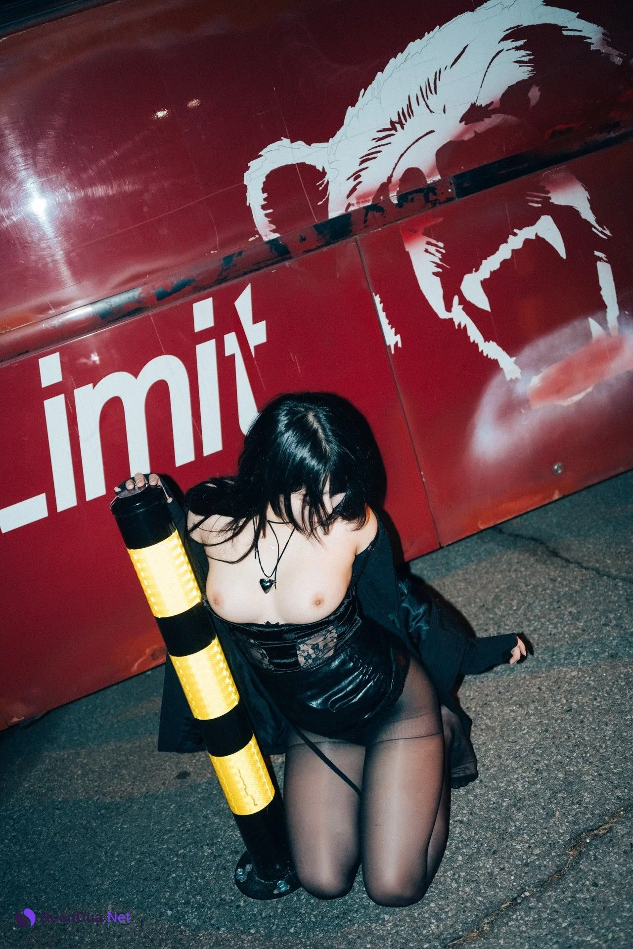 ZIA.Kwon 권지아, [Loozy] XXX At Night Road Set.01 - Photo 18