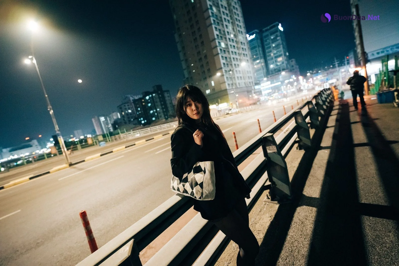 ZIA.Kwon 권지아, [Loozy] XXX At Night Road Set.01 - Photo 2